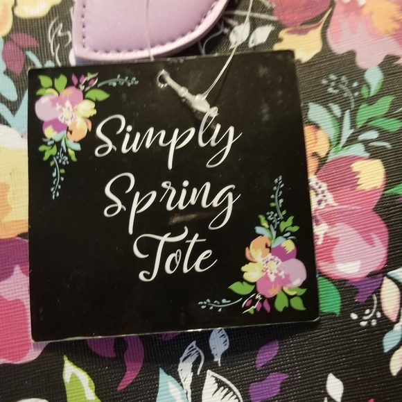 SIMPLY SPRING TOTE - Picture 5 of 9